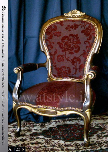 Poltrona stile 800 Versione in noce e oro Art. 125N