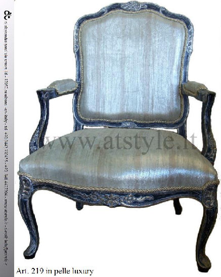 Art. 219 poltrona stile Luigi XV intagliata at mobili in stile